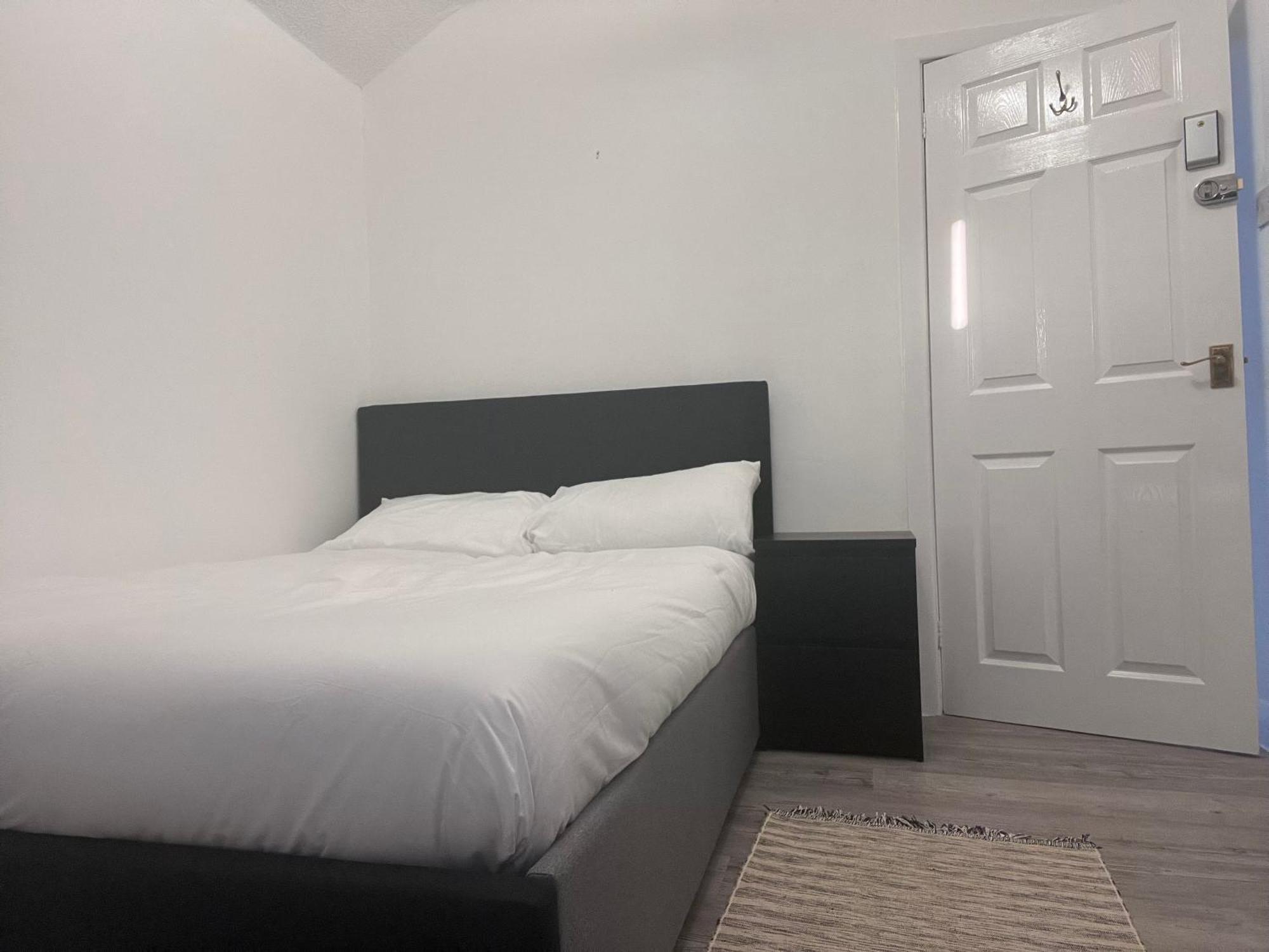 Room Of Bliss Radcliffe Exterior foto